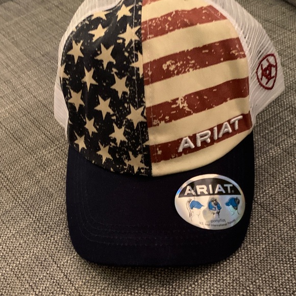 Ariat Women’s USA Stars and Stripes NWT Patriotic “Ponyflo” Cap - Picture 2 of 10
